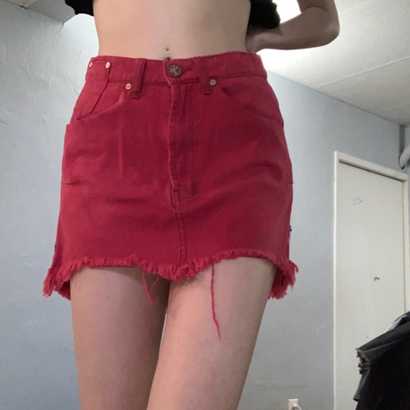 Denis Distressed Mini Skit - Picture 1 of 3